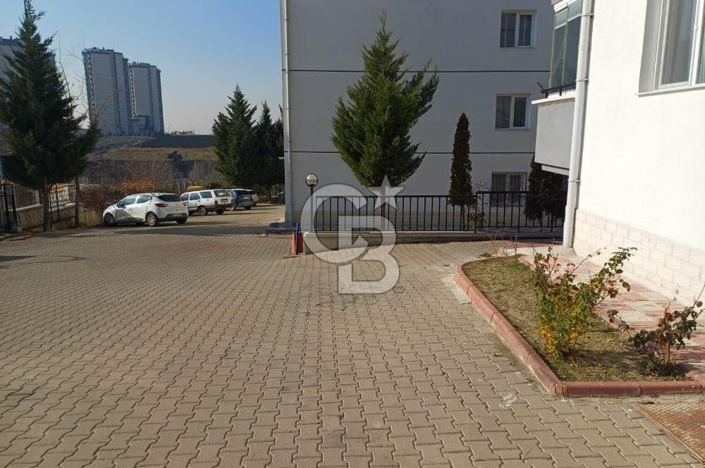 SERHAT MAHALLESİNDE SAKİNLER SİTESİNDE SATILIK 3+1 DAİRE