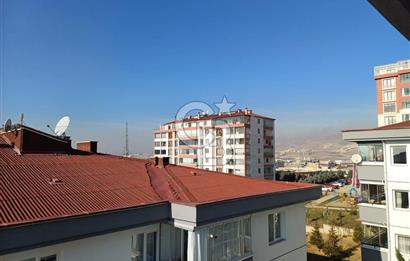 SERHAT MAHALLESİNDE SAKİNLER SİTESİNDE SATILIK 3+1 DAİRE