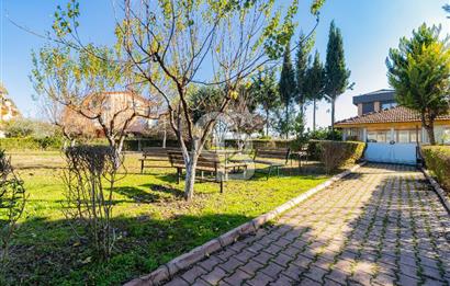 DÖŞEMEALTI MERKEZİ LOKASYONDA BAHÇELİ TRİPLEKS 4+1