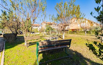 DÖŞEMEALTI MERKEZİ LOKASYONDA BAHÇELİ TRİPLEKS 4+1