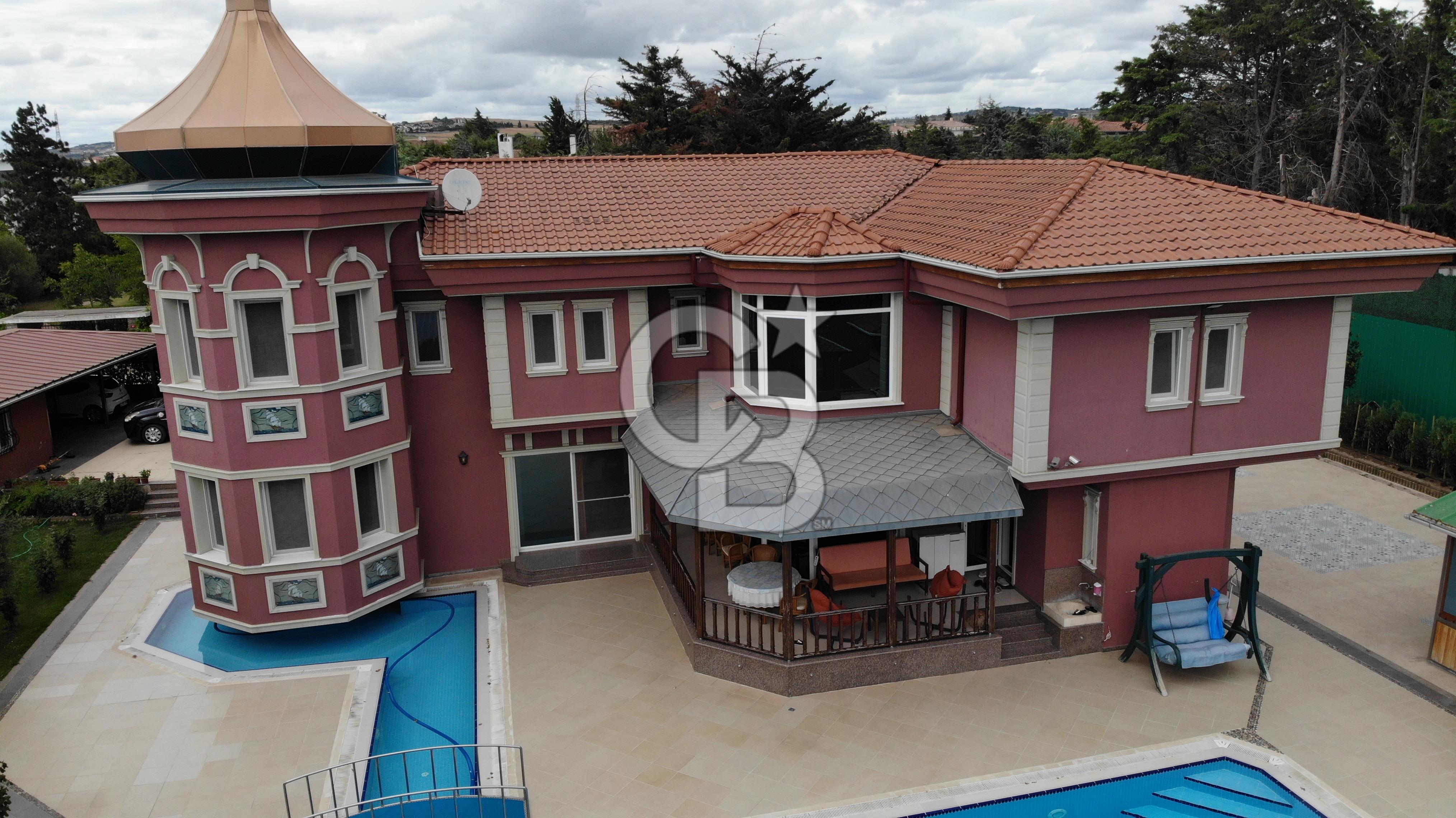 Silivri kavaklıda 3.5 dönüm asra içinde muhteşem villa