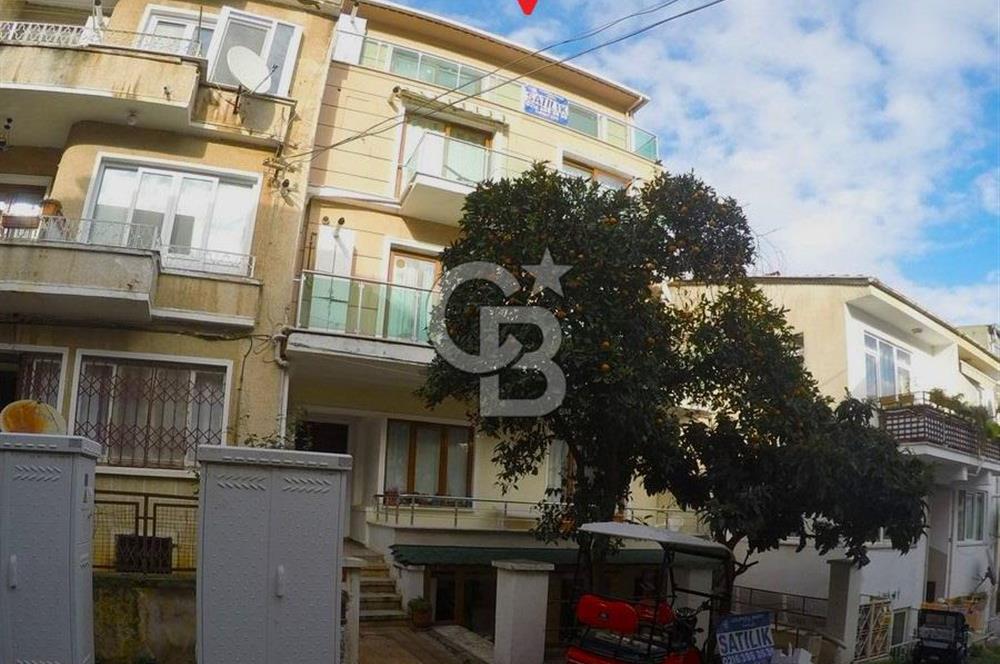 heybeli'de yenilenmiş 3+1 kombili, deniz manzaralı ara kat.