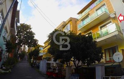 heybeliada'da deniz manzaralı kombili iskânlı 3+1 daire