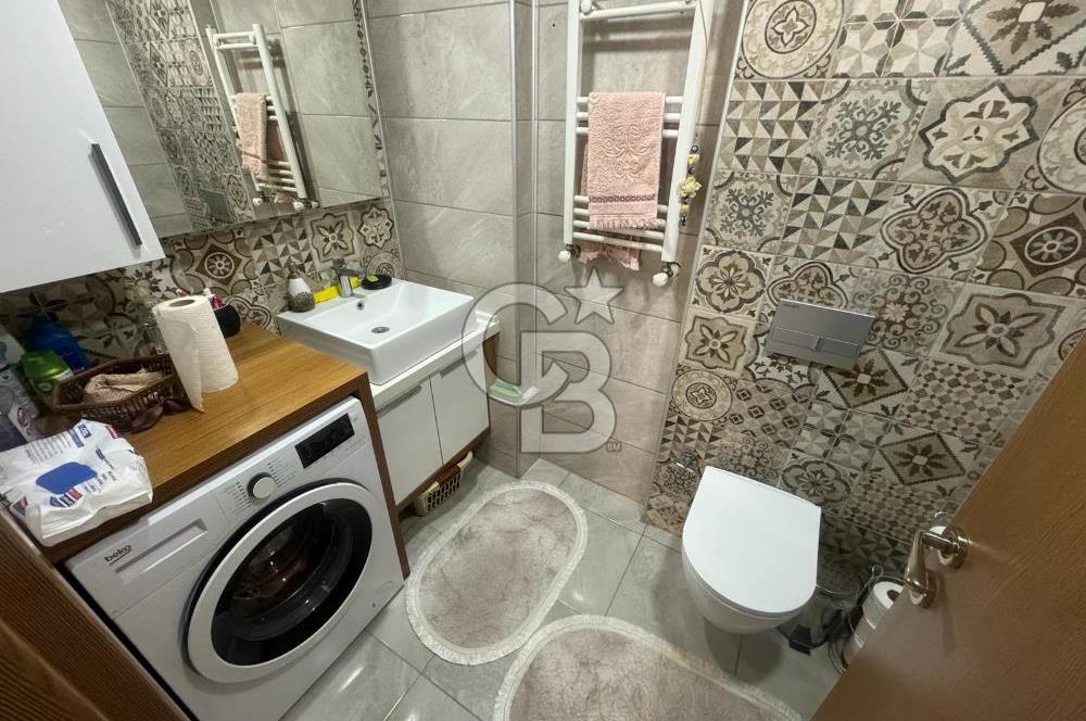 NERGİZ'DE; KAPALI MUTFAK, 2 BANYO, YENİ BİNA, EŞYALI KİRALIK 2+1