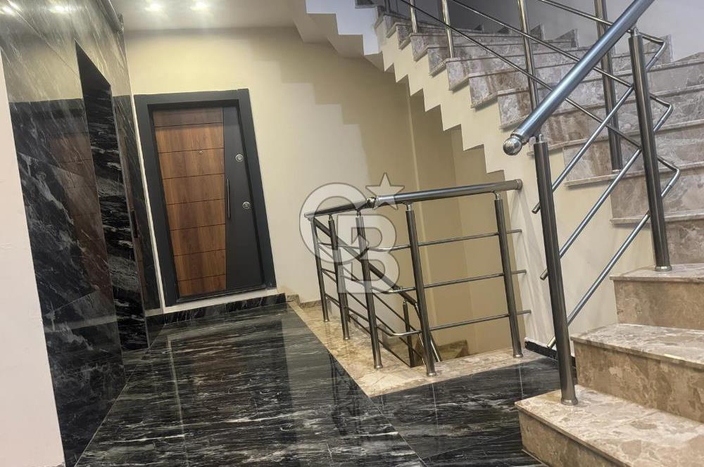 NERGİZ'DE; KAPALI MUTFAK, 2 BANYO, YENİ BİNA, EŞYALI KİRALIK 2+1