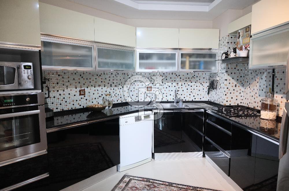 Bornova Avcılar Karanfil evlerinde Satılık 3+1 daire