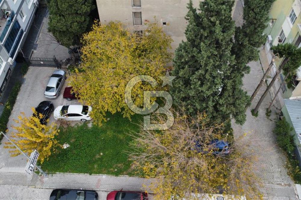 Bornovanın kalbinde 115 m2 imarlı yatırıma uygun satılık arsa