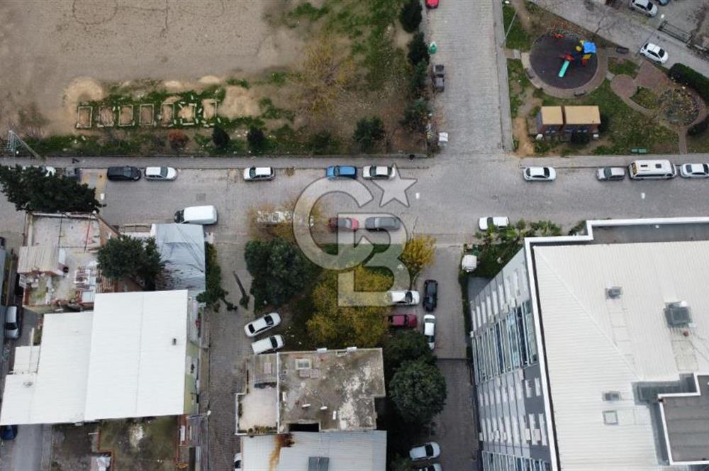 Bornovanın kalbinde 115 m2 imarlı yatırıma uygun satılık arsa