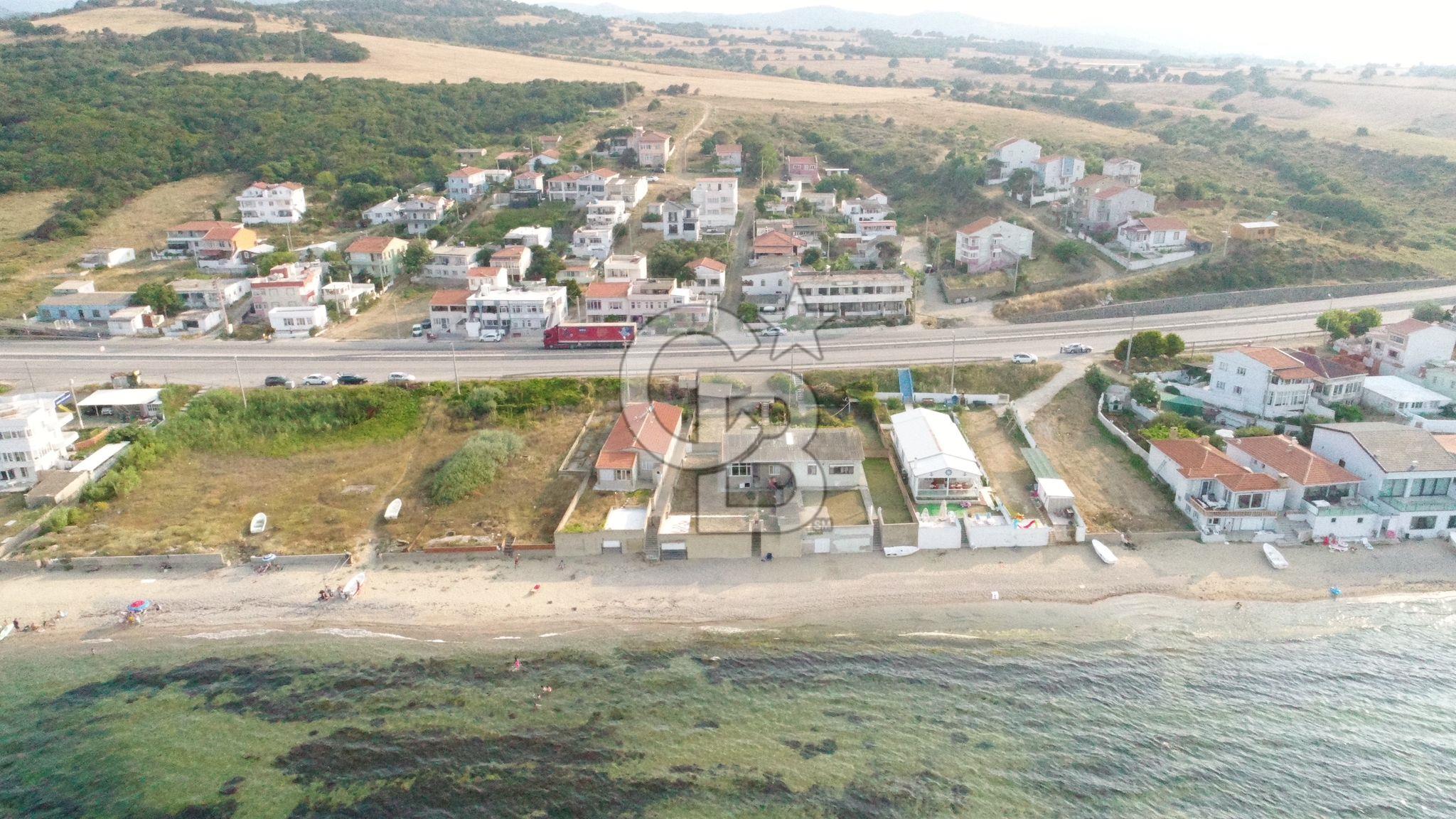 Lapseki Güreci satılık arsa içerisinde konteynır mevcut