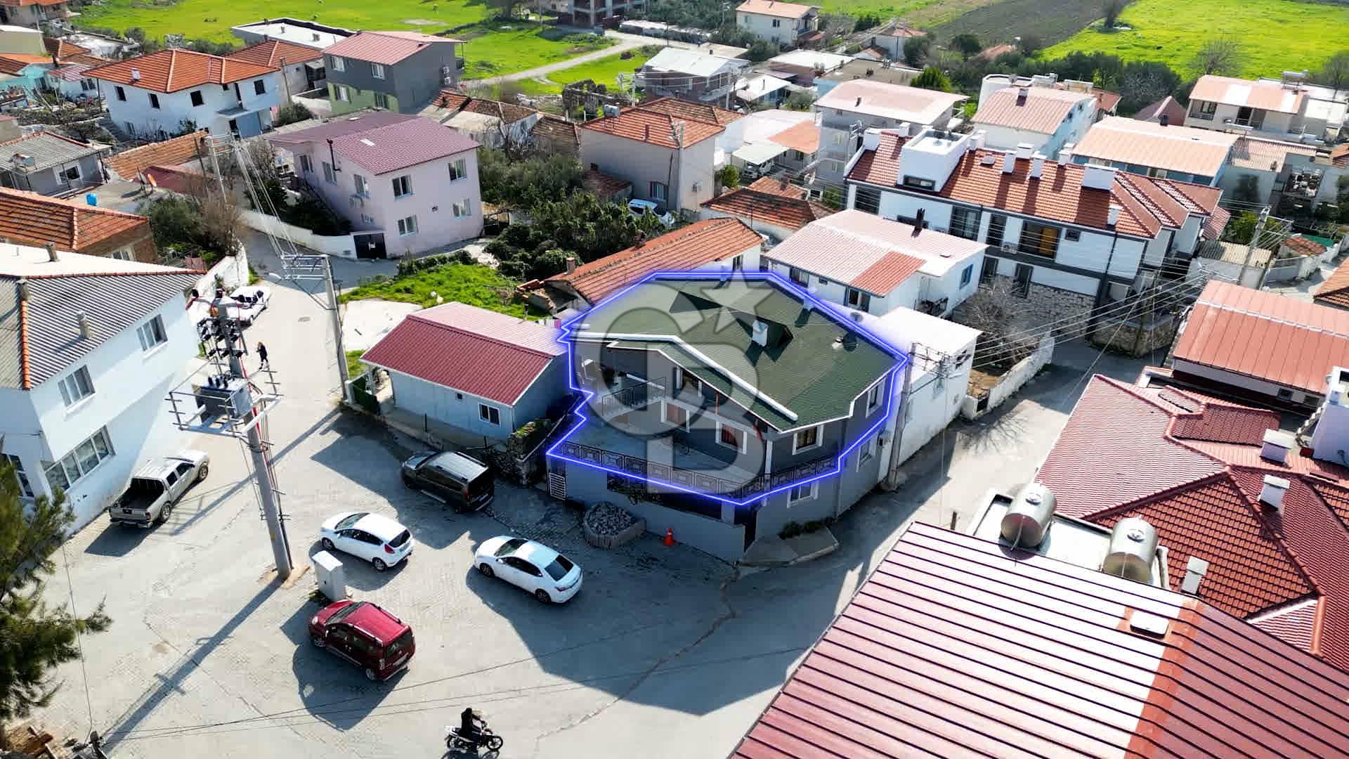 URLA GÜLBAHÇE'DE DENİZ MANZARALI SATILIK KONUT