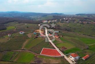 Kandıra ballar'da Asfalt yola cephe %40 imarlı satılık arsa