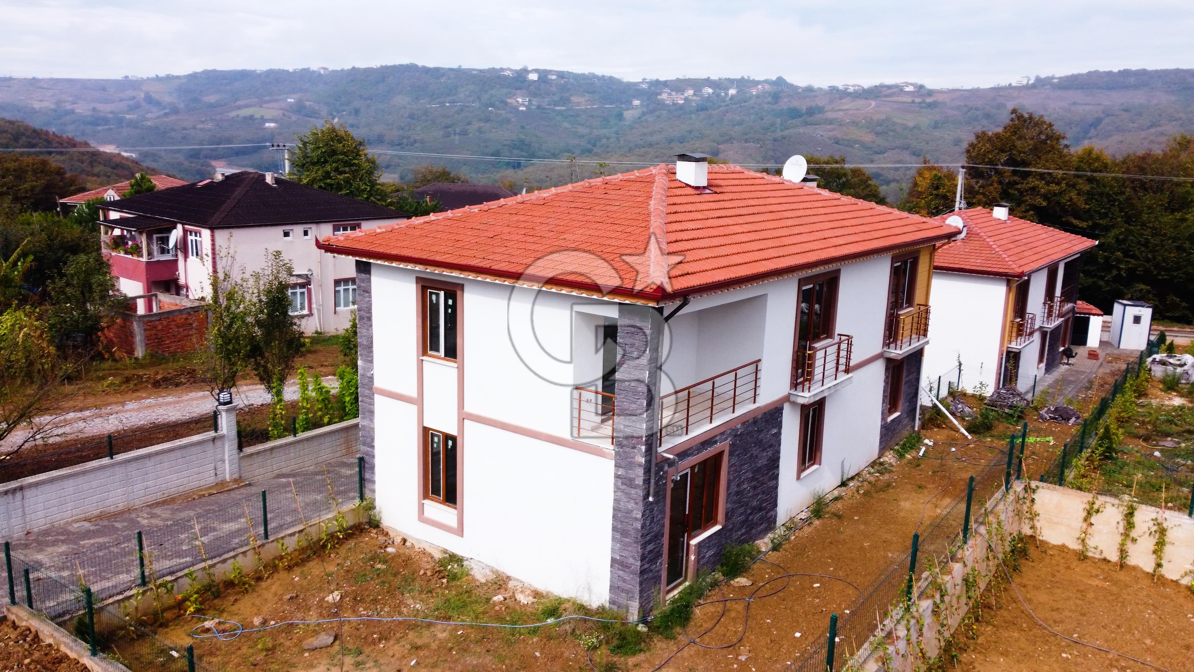 İzmit Çubukluda Müstakil Bahçeli 4+1 Villa Tek Fırsat Fiyatta