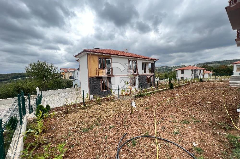 İzmit Çubukluda Müstakil Bahçeli 4+1 Villa