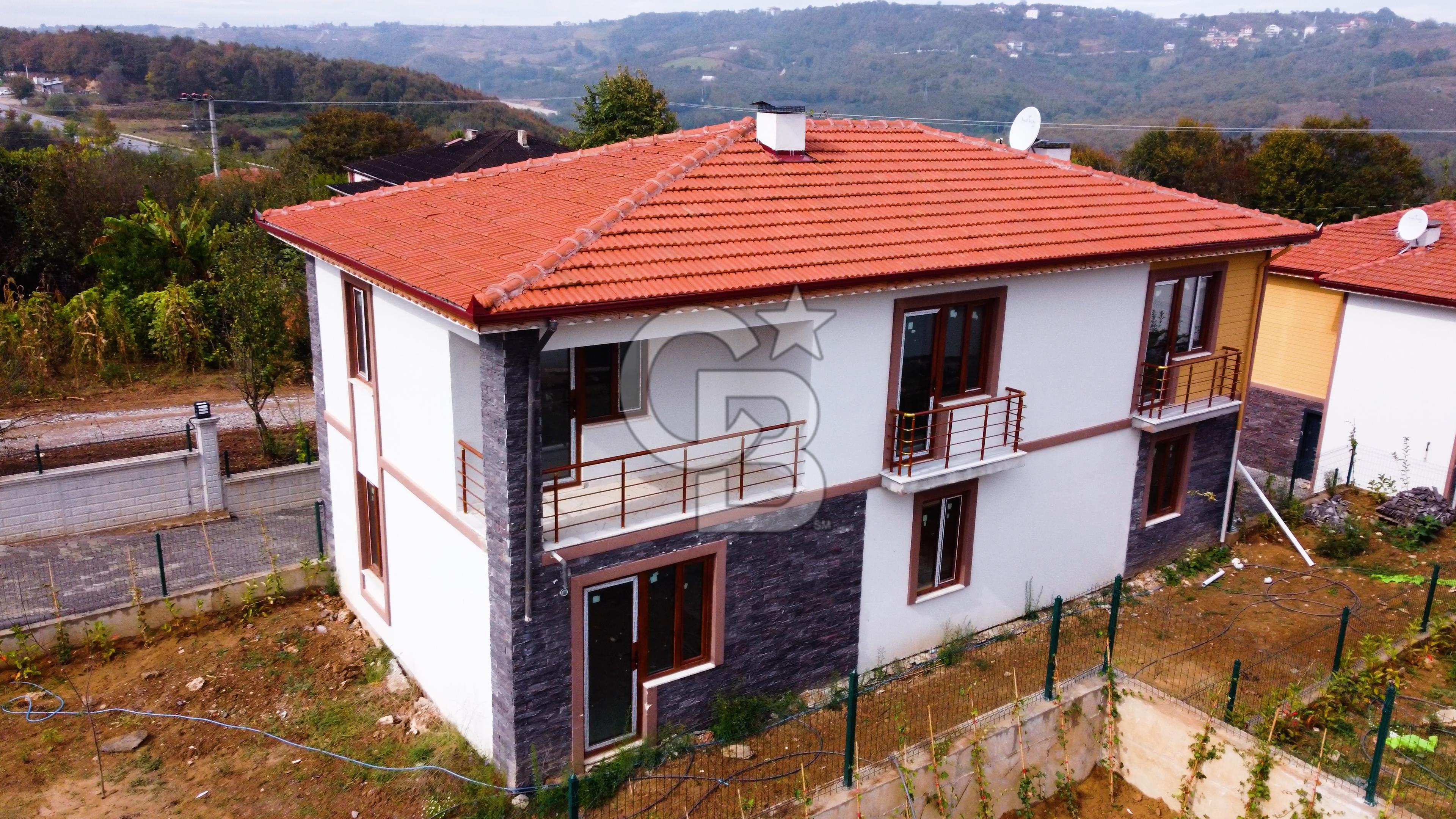 CB AKADEMİ İzmit Çubukluda Müstakil Bahçeli Satılık 4+1 Villa