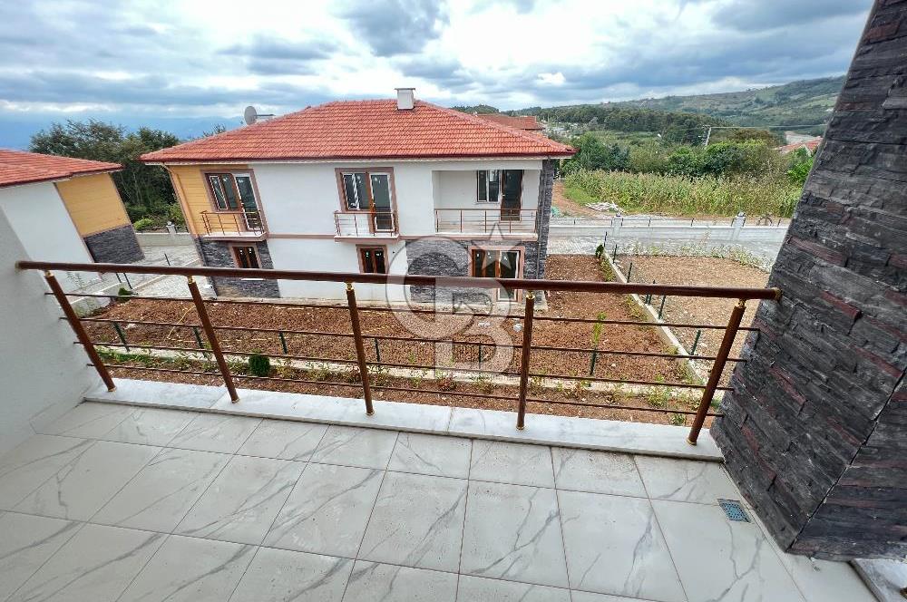 CB AKADEMİ İzmit Çubukluda Müstakil Bahçeli Satılık 4+1 Villa