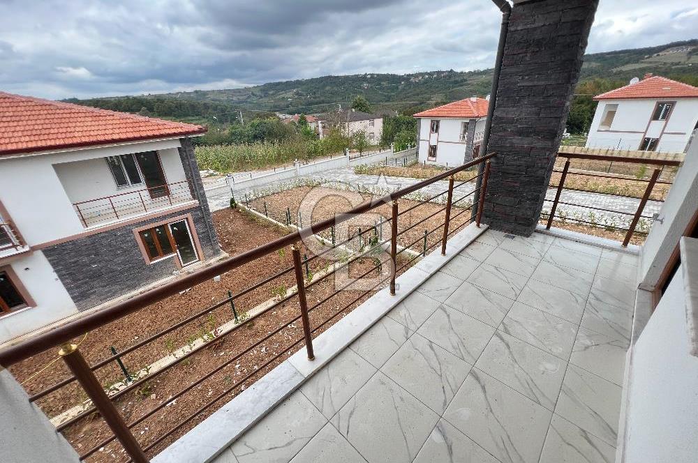 CB AKADEMİ İzmit Çubukluda Müstakil Bahçeli Satılık 4+1 Villa