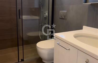 SAPANCA'DA SİTE İÇİNDE SATILIK HAVUZLU MÜSTAKİL VİLLA