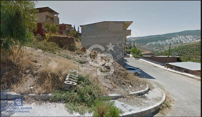İzmir Karabağlarda satılık 262 m2 köşe arsa