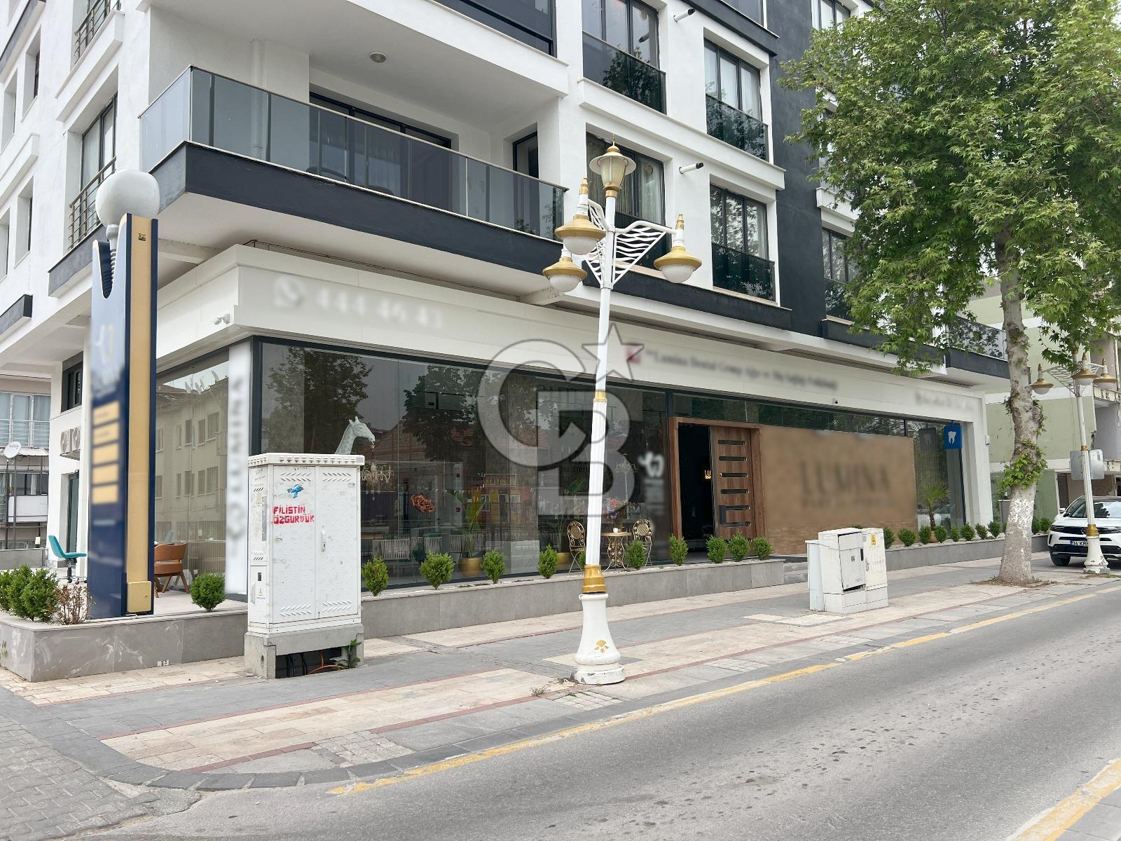 COLDWELL BANKER'den 2.KANALBOYU'nda KİRACILI SATILIK İŞ YERİ