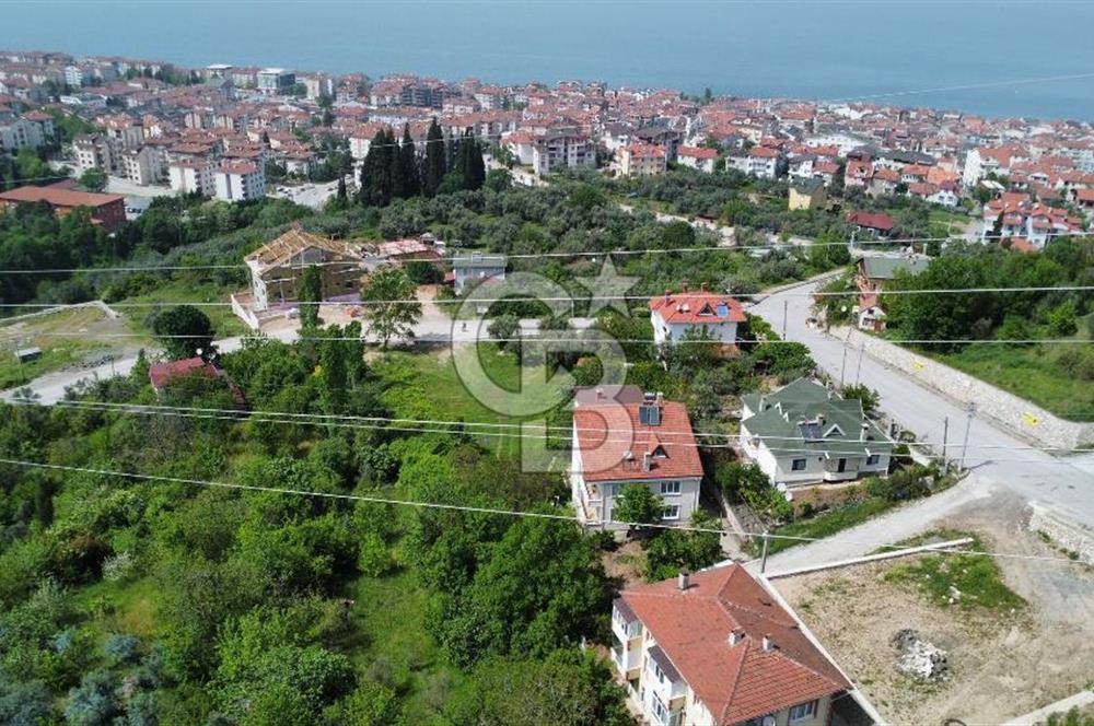 KARAMÜRSEL'DE KONUT İMARLI 375 M² ARSA