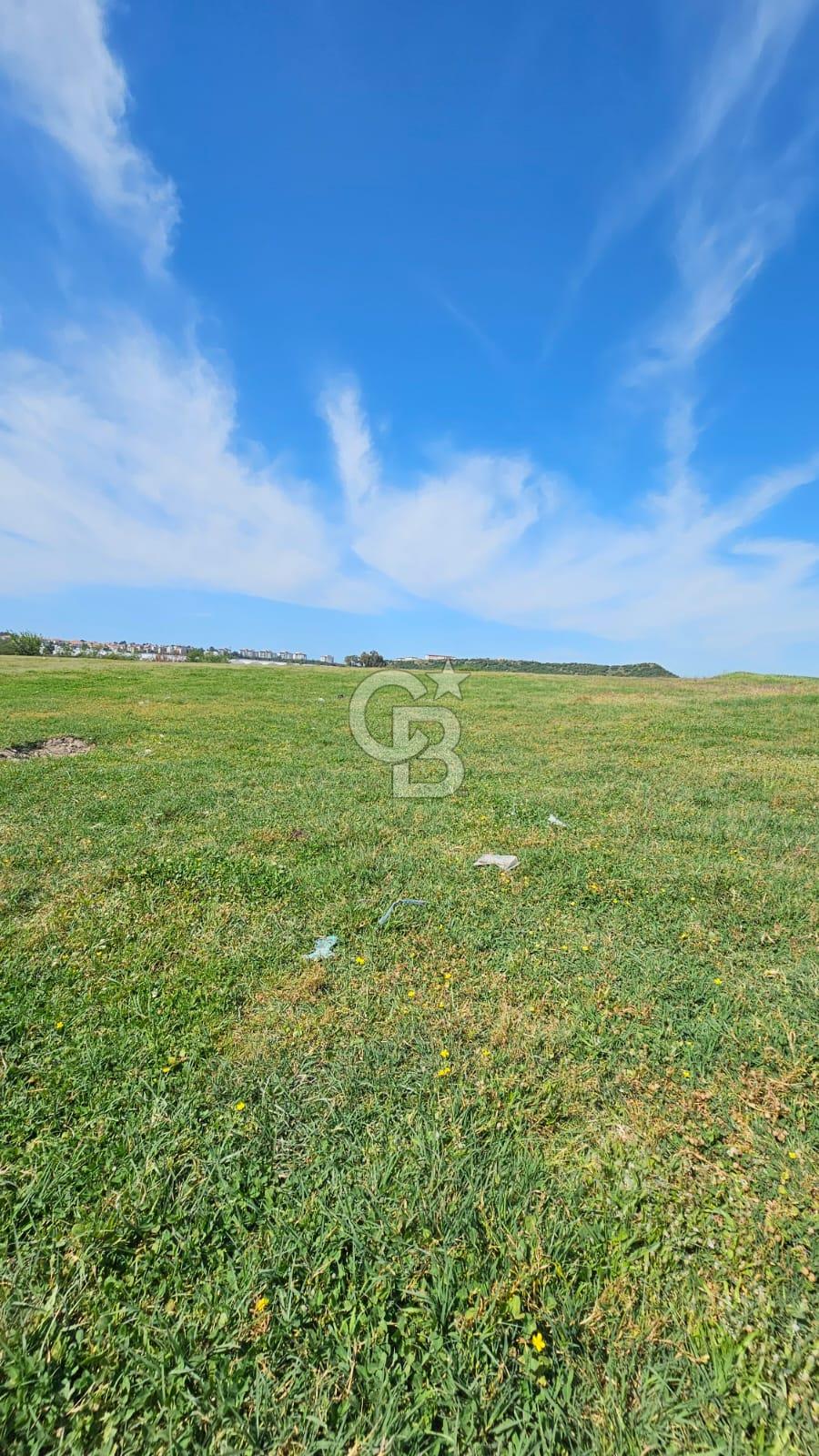 YENİKÖY DE SATILIK HİSSELİ TARLA