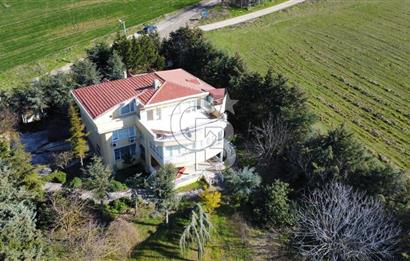 BÜYÜKÇEKMECE KUMBURGAZ'DA 3.363M² DENİZ MANZARALI VİLLA İMARLI