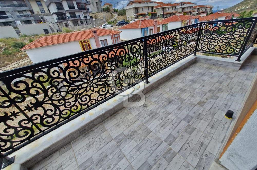 Yeni Foça' da Satılık Eşyalı 170 m² Villa Coldwell Banker PH