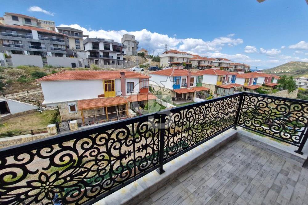 Yeni Foça' da Satılık Eşyalı 170 m² Villa Coldwell Banker PH