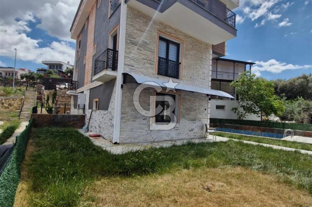 Yeni Foça' da Satılık Eşyalı 170 m² Villa Coldwell Banker PH