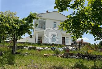 SİRKELİ YEŞİLOVA'DA KÖŞEBAŞI 2 KATLI AYRI GİRİŞLİ MÜSTAKİL EV