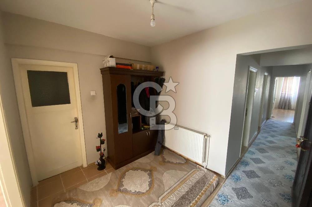 KARAMÜRSEL MERKEZ'DE GENİŞ, FERAH 3+1 DAİRE