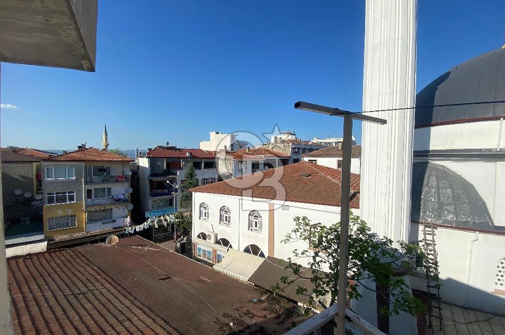 KARAMÜRSEL MERKEZ'DE GENİŞ, FERAH 3+1 DAİRE