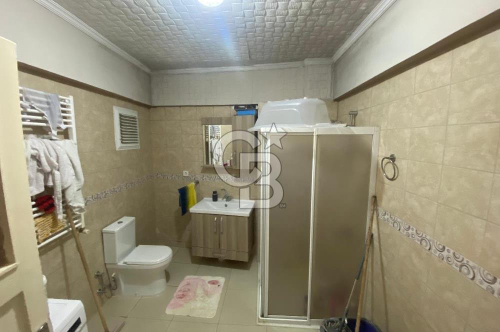 KARAMÜRSEL MERKEZ'DE GENİŞ, FERAH 3+1 DAİRE