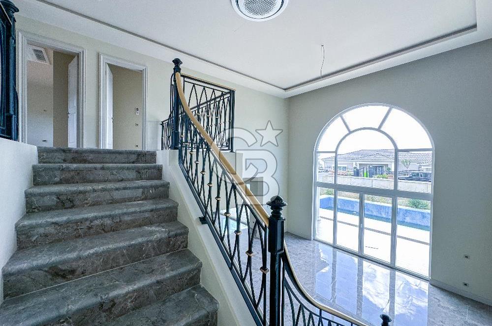 Büyükçekmece Villa Mahal Sitesinde Kiralık 7+1 Müstakil Villa