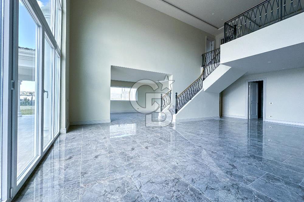 Büyükçekmece Villa Mahal Sitesinde Kiralık 7+1 Müstakil Villa