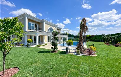 Büyükçekmece Villa Mahal Sitesinde Kiralık 7+1 Müstakil Villa
