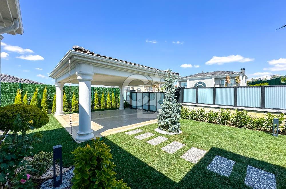 Büyükçekmece Villa Mahal Sitesinde Kiralık 7+1 Müstakil Villa