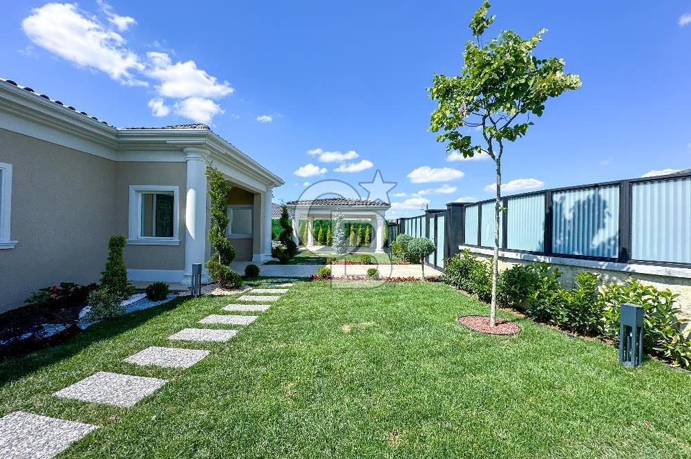 Büyükçekmece Villa Mahal Sitesinde Kiralık 7+1 Müstakil Villa