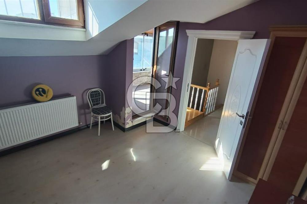 Alibeyköyde Büyük Teraslı Otoparklı Site İçinde 4+1 DubleksDaire
