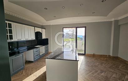 Yalova Merkezde Deniz Manzaralı Asansörlü Satılık Lüks Villa!