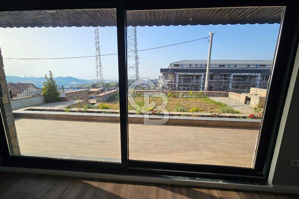 Yalova Merkezde Deniz Manzaralı Asansörlü Satılık Lüks Villa!