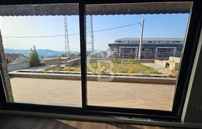Yalova Merkezde Deniz Manzaralı Asansörlü Satılık Lüks Villa!