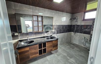 Yalova Merkezde Deniz Manzaralı Asansörlü Satılık Lüks Villa!