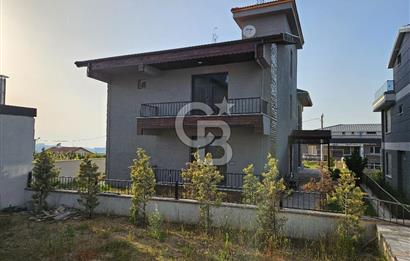 Yalova Merkezde Deniz Manzaralı Asansörlü Satılık Lüks Villa!