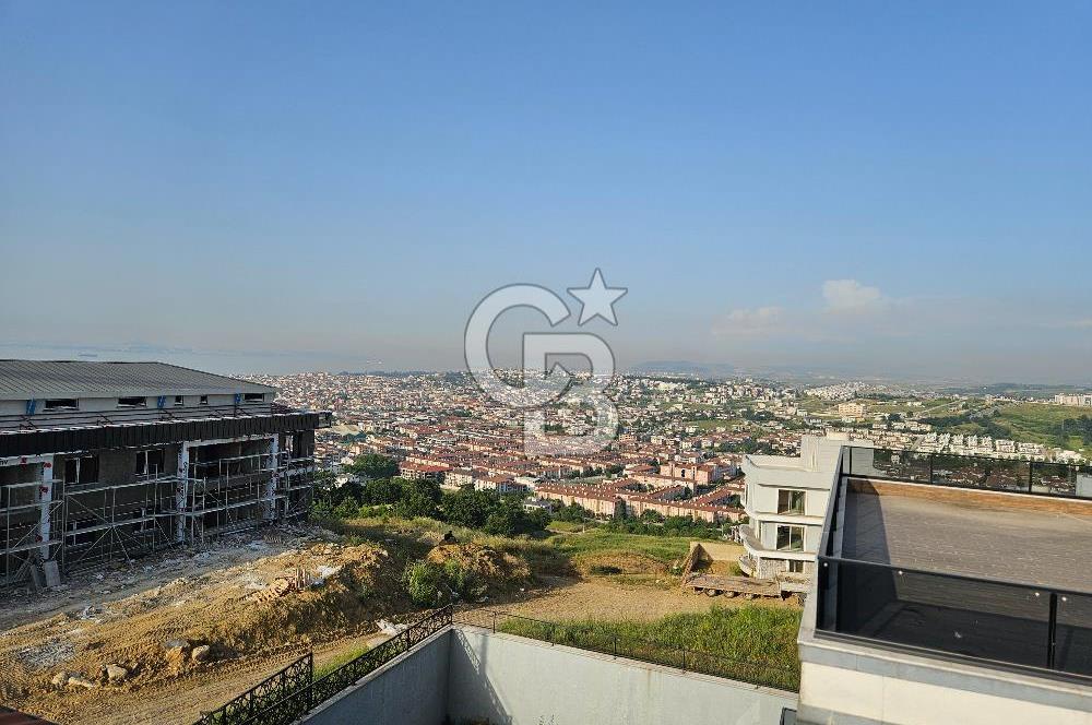 Yalova Merkezde Deniz Manzaralı Asansörlü Satılık Lüks Villa!