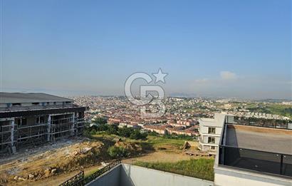Yalova Merkezde Deniz Manzaralı Asansörlü Satılık Lüks Villa!