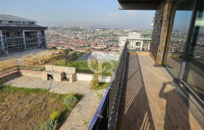 Yalova Merkezde Deniz Manzaralı Asansörlü Satılık Lüks Villa!