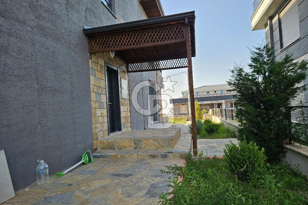 Yalova Merkezde Deniz Manzaralı Asansörlü Satılık Lüks Villa!