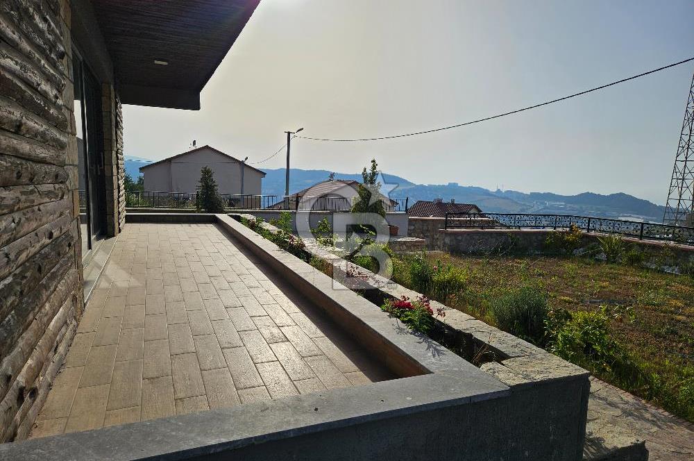 Yalova Merkezde Deniz Manzaralı Asansörlü Satılık Lüks Villa!