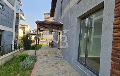 Yalova Merkezde Deniz Manzaralı Asansörlü Satılık Lüks Villa!